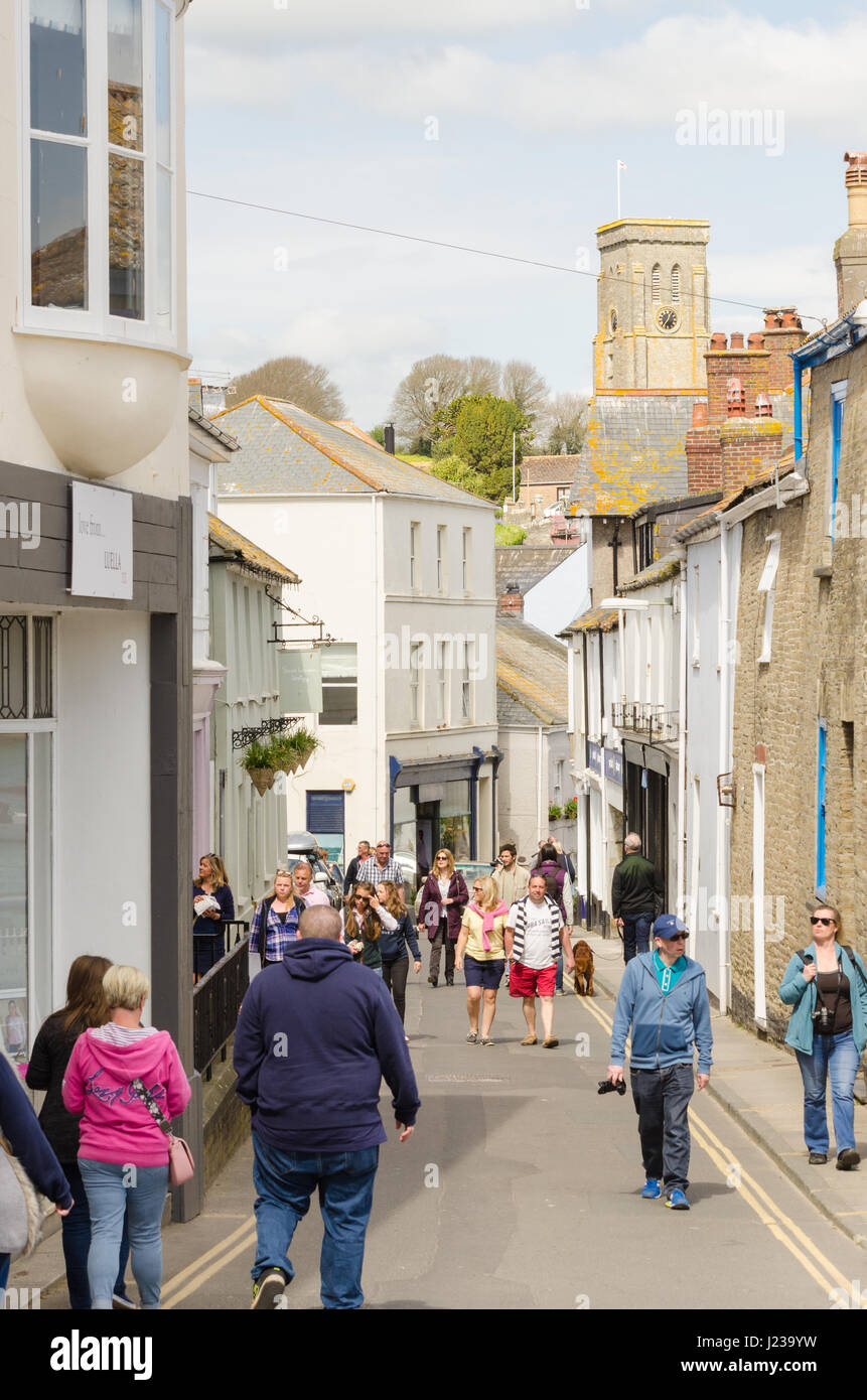 Vista guardando verso il basso Fore Street nel Devon vela città di Salcombe Foto Stock