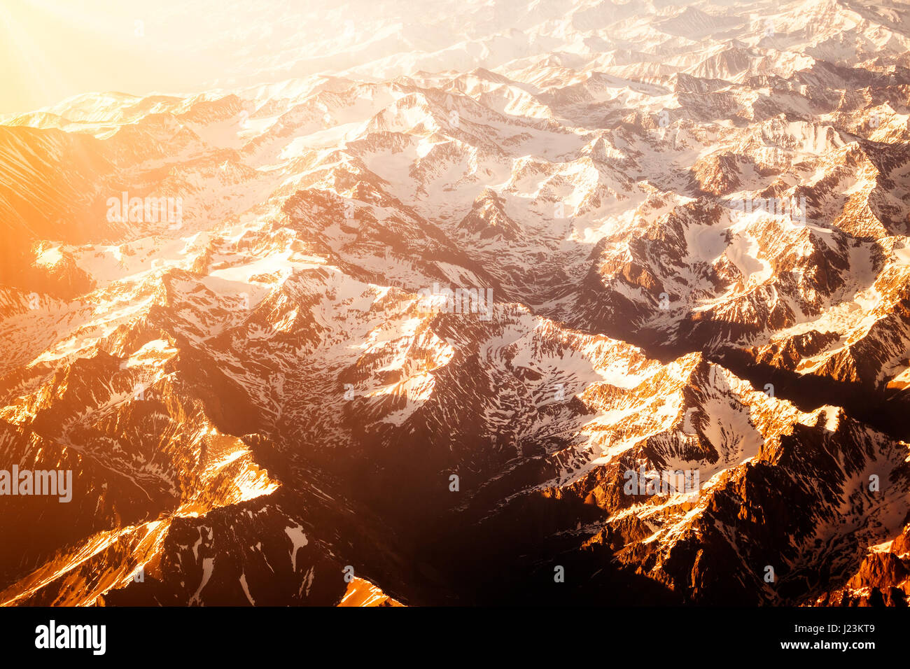 Vista aerea della montagna di colore marrone Foto Stock