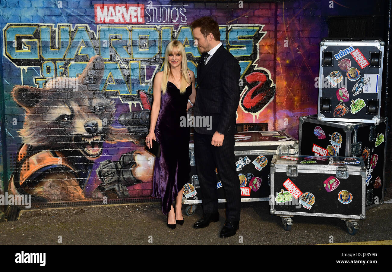 Chris Pratt e Anna Faris frequentando la premiere europeo dei guardiani della galassia Vol. 2 tenuto presso la Eventim Apollo, Londra. Stampa foto di associazione. Picture Data: lunedì 24 aprile, 2017. Vedere PA storia SHOWBIZ Galaxy. Foto di credito dovrebbe leggere: Ian West/PA FILO Foto Stock