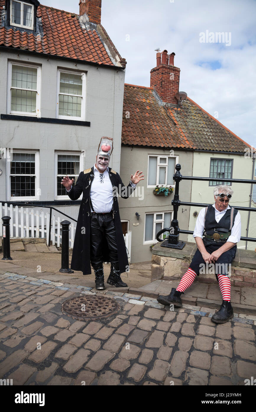 Due uomini vestiti come zombie a Whitby Goth Weekend in North Yorkshire, Inghilterra, Regno Unito Foto Stock
