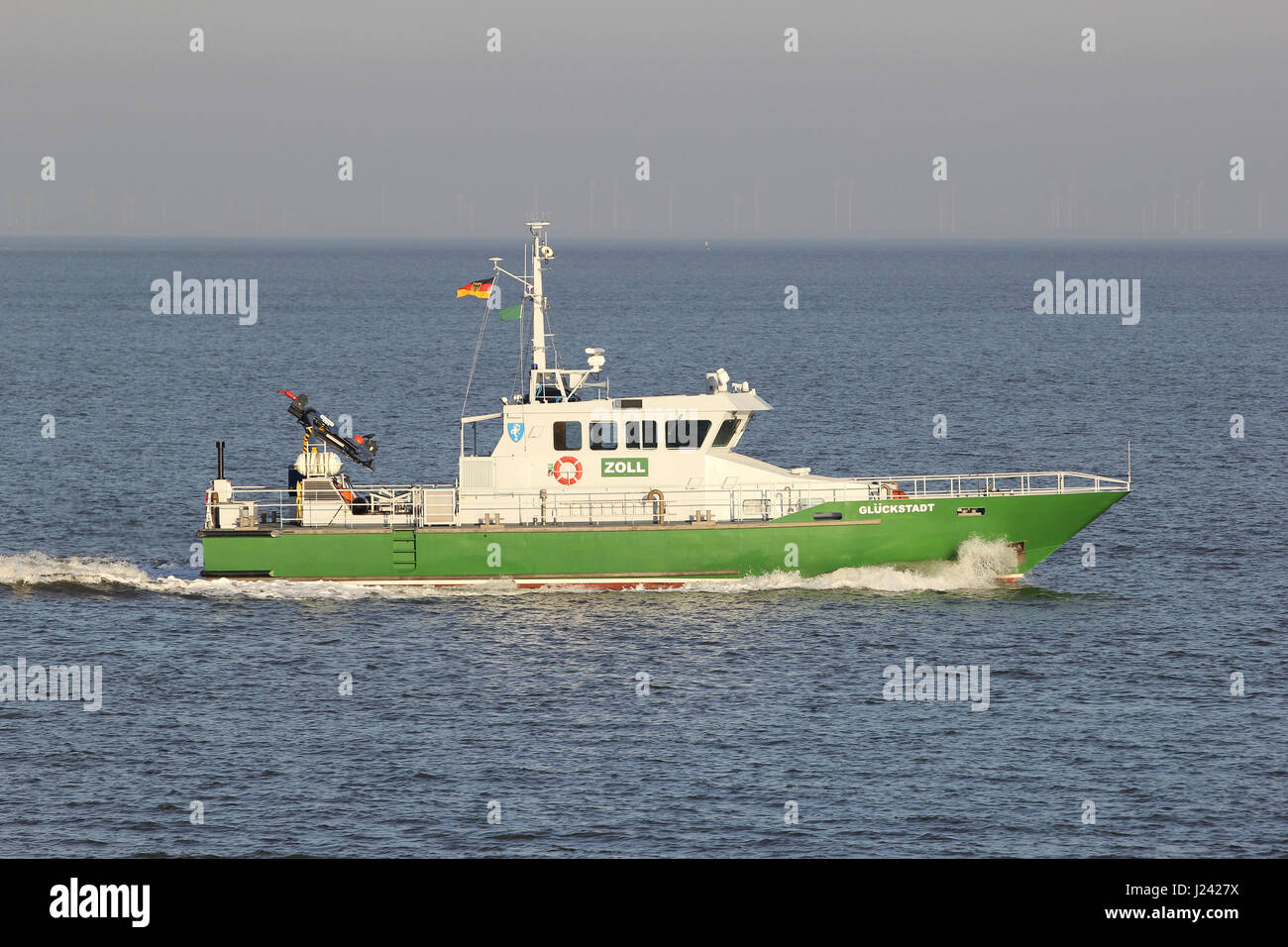 La dogana tedesca GLUCKSTADT in barca sul fiume Elba. Foto Stock