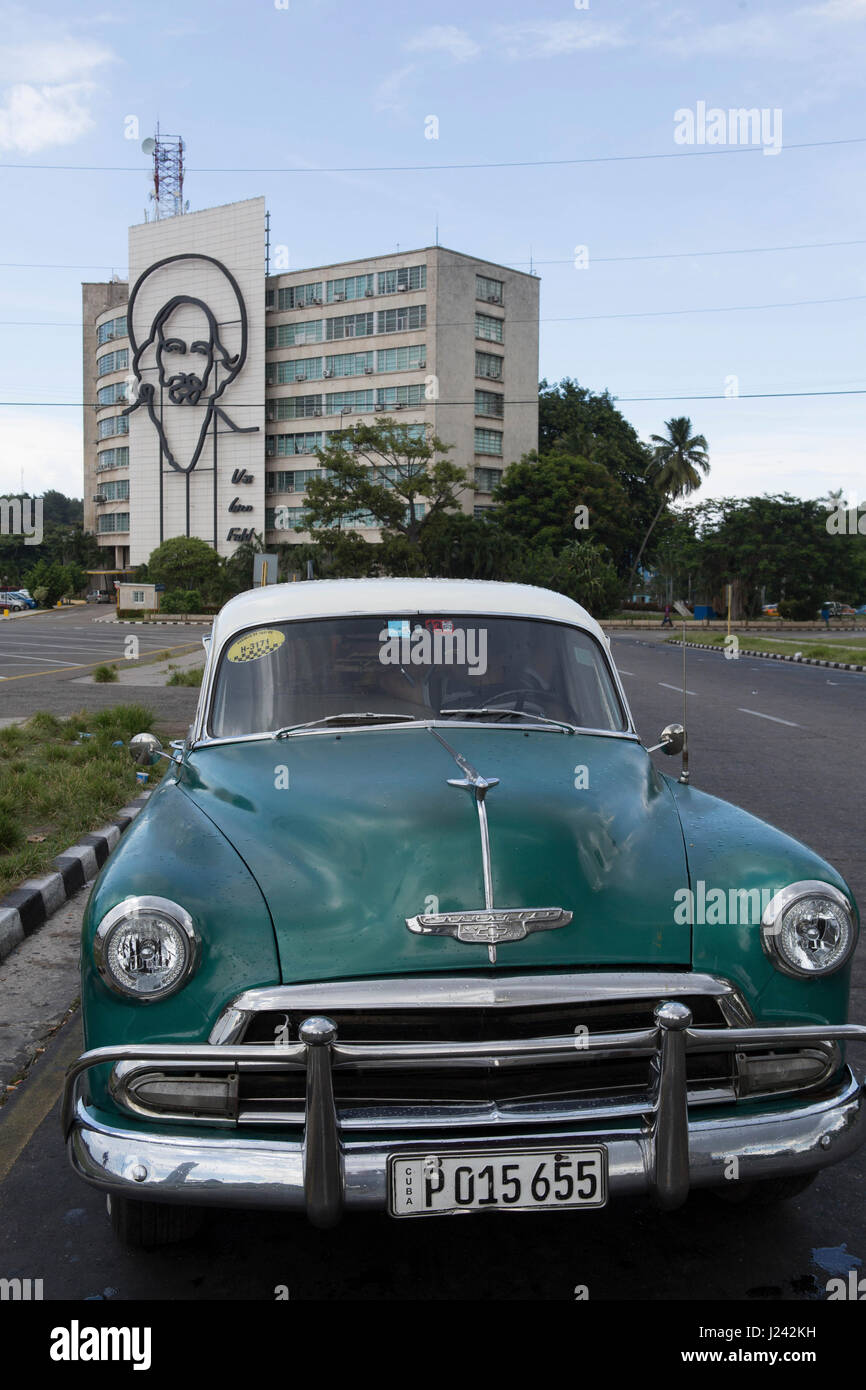 Vintage americano auto sulla strada di l'Avana. Foto Stock