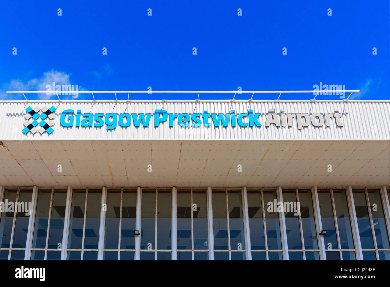 Ingresso principale segno all'aeroporto di Glasgow Prestwick, Prestwick, Ayrshire, in Scozia. Questo aeroporto è stato acquistato dal governo scozzese e ha n Foto Stock