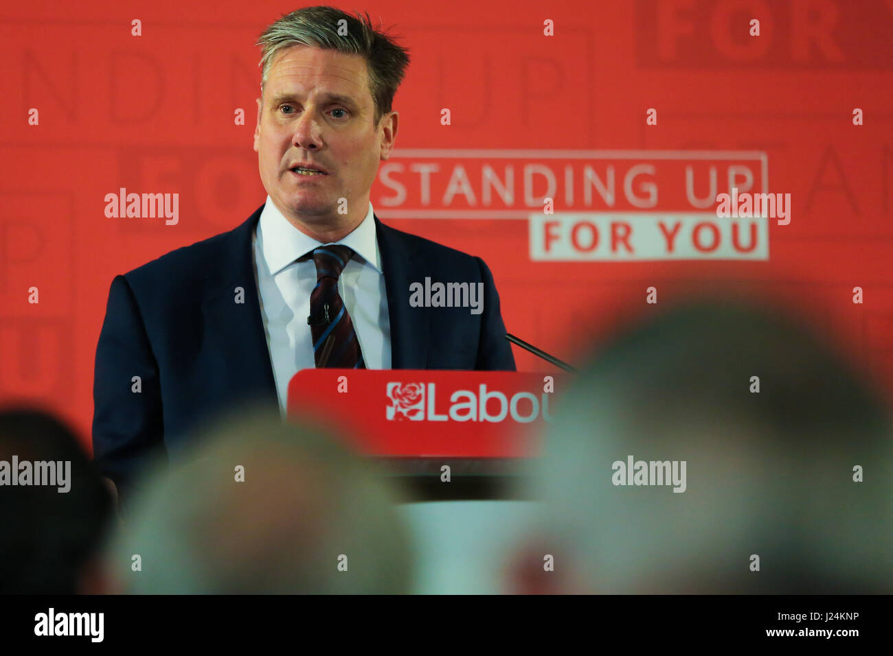 Westminster. Londra, Regno Unito. Xxv Aprile, 2017. Keir Starmer MP. Keir Starmer MP, manodopera l'ombra del Segretario di Stato per la chiusura dell'Unione europea, illustra in una conferenza stampa come un governo laburista offrirà al popolo britannico un nuovo approccio alla Brexit. Credito: Dinendra Haria/Alamy Live News Foto Stock