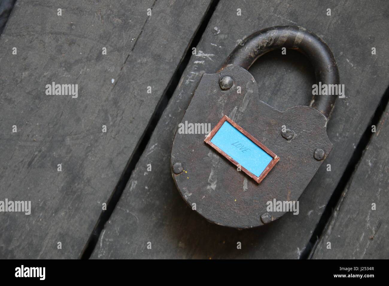Amore e testo vecchio lucchetto Foto Stock