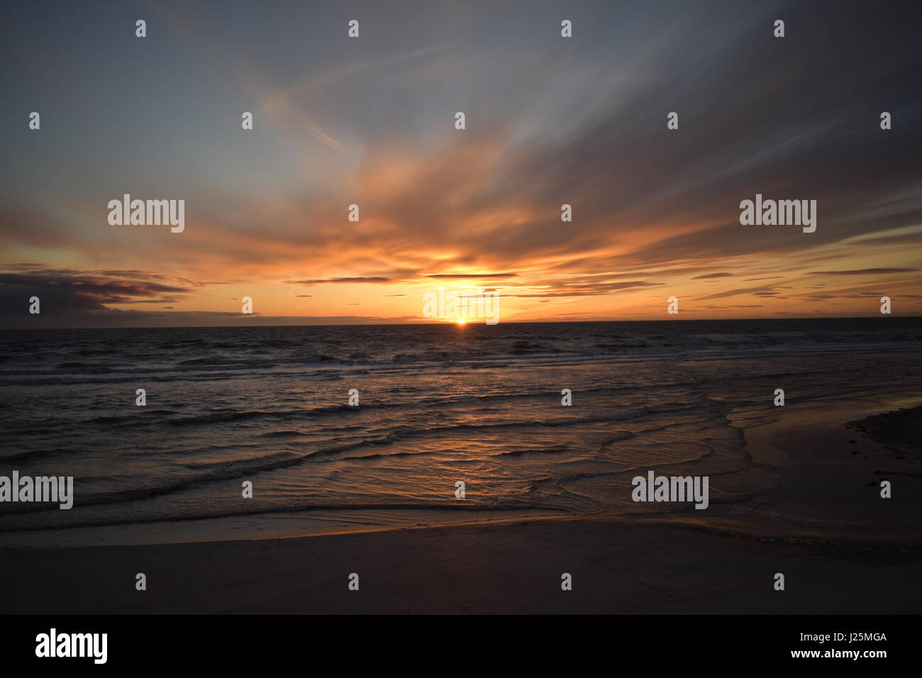 Tramonto colorato a Blackpool Beach Foto Stock