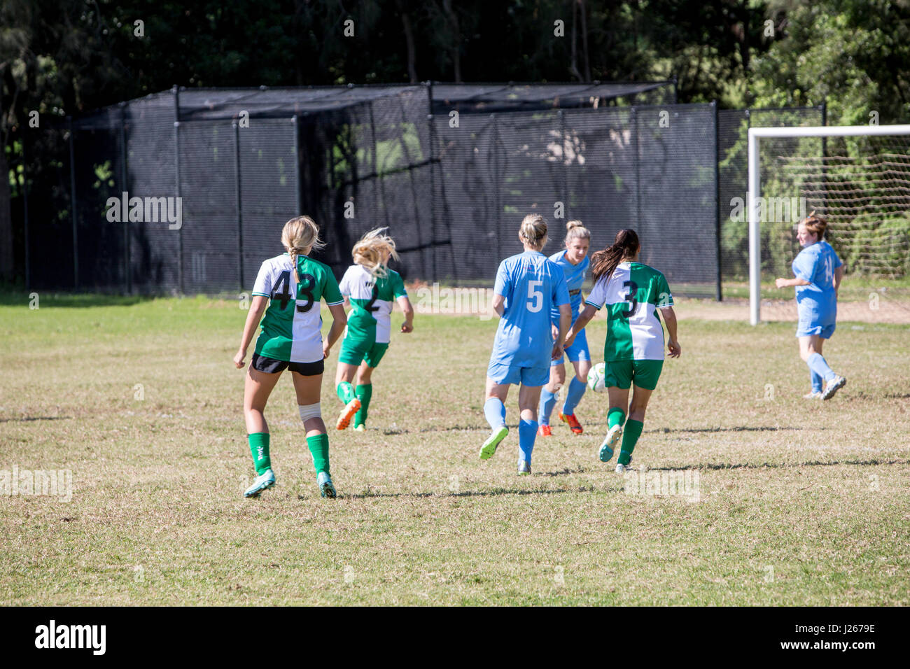 Ladies womens gioco di calcio amatoriale in Australia, parte del campionato di calcio Manly Warringah di Sydney Foto Stock