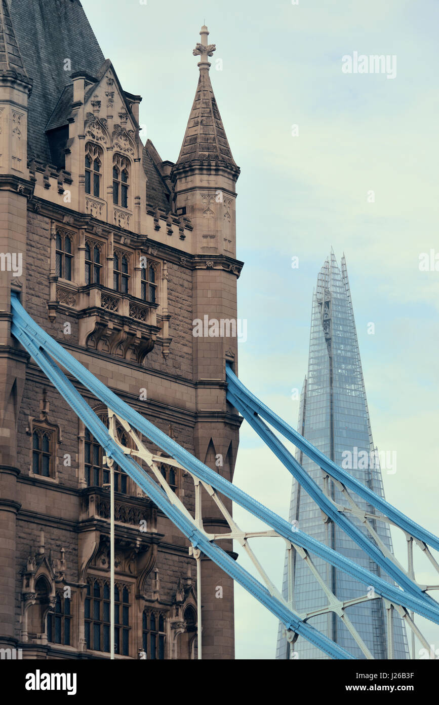 Il Tower Bridge closeup vista in Londra. Foto Stock