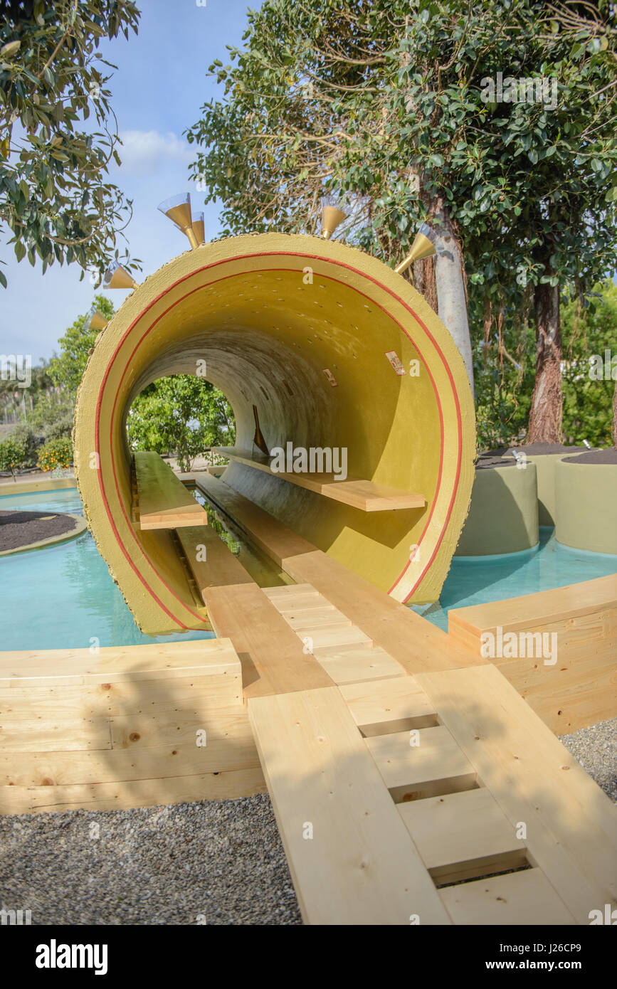 L'installazione di verde di Stefano Passerotti al Giardino Radicepura Festival è intitolato Evaporazione mediterranea. Si tratta di una riflessione sulla corrente st Foto Stock