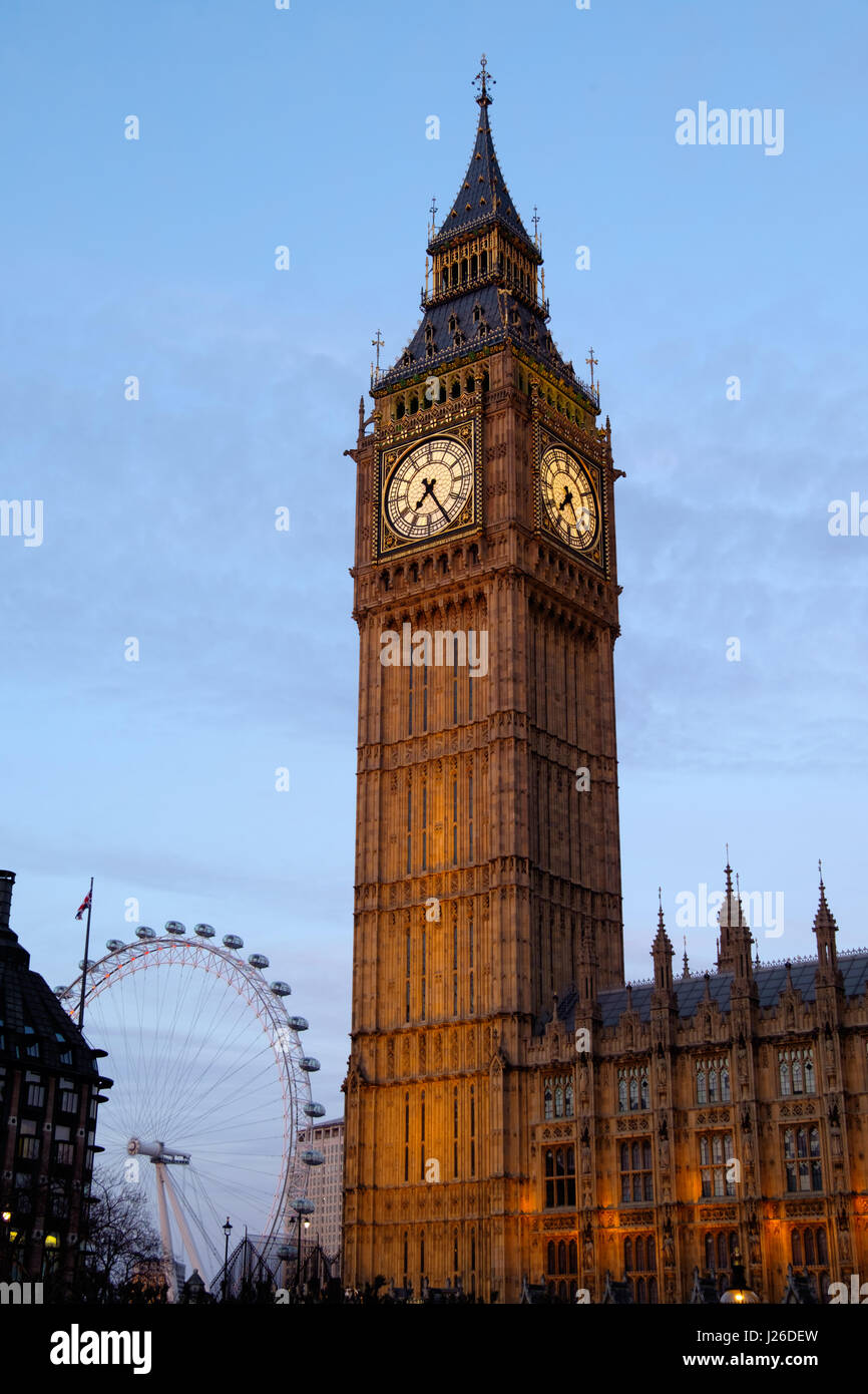 Il Big Ben e il London Eye, London, England, Regno Unito, Europa Foto Stock