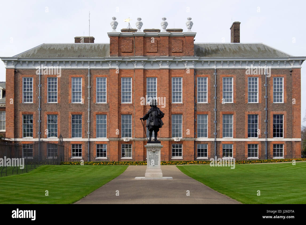 La statua di Guglielmo III di fronte a Kensington Palace a Londra, Inghilterra, Regno Unito, Europa Foto Stock
