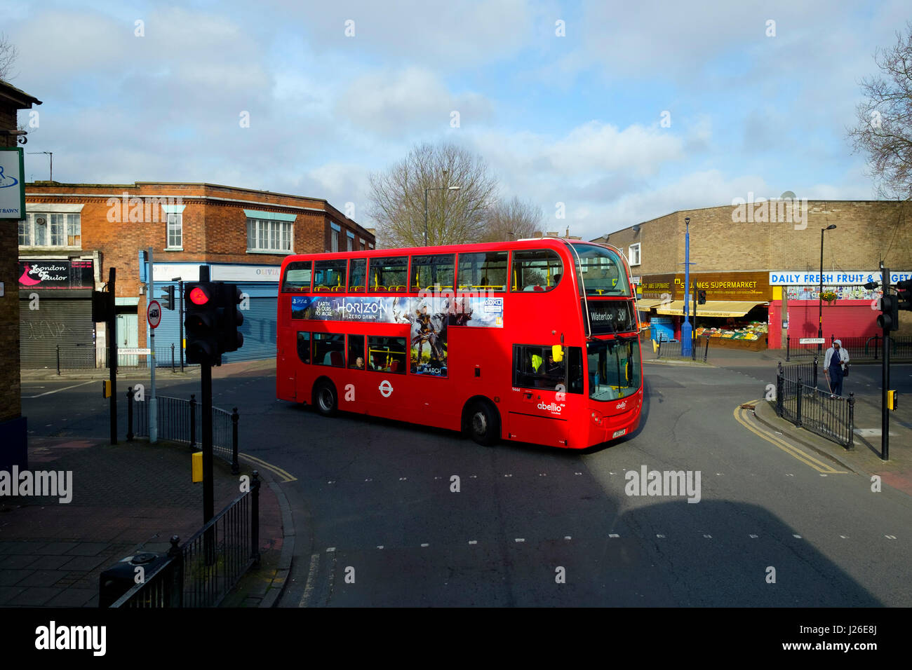 Bus rosso a due piani in London, England, Regno Unito, Europa Foto Stock