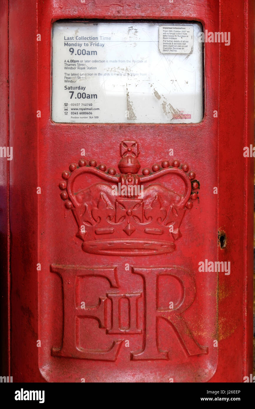 Dettaglio del rosso post office letterbox in Inghilterra, Regno Unito, Europa Foto Stock