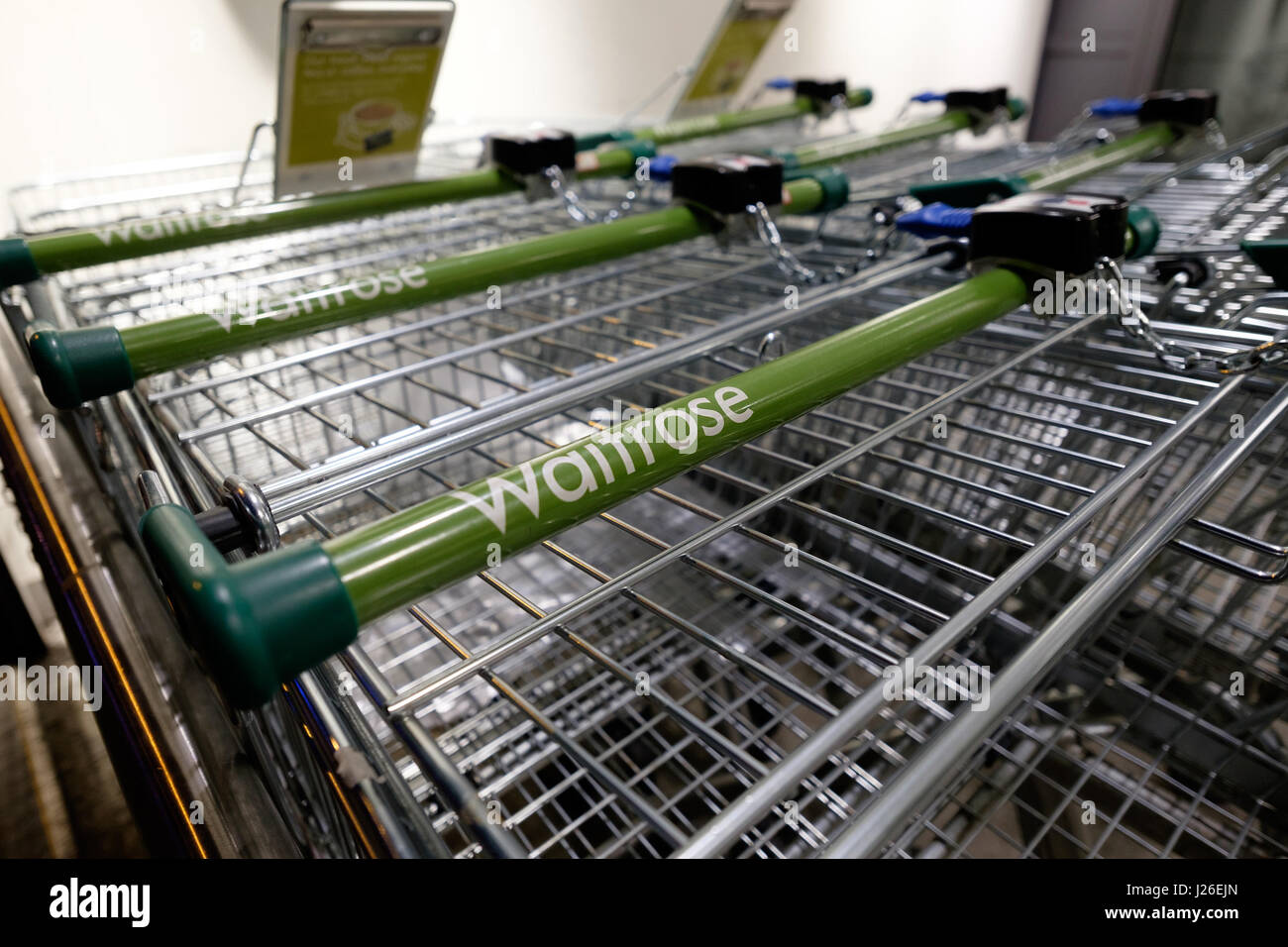 Waitrose carrelli della spesa Foto Stock