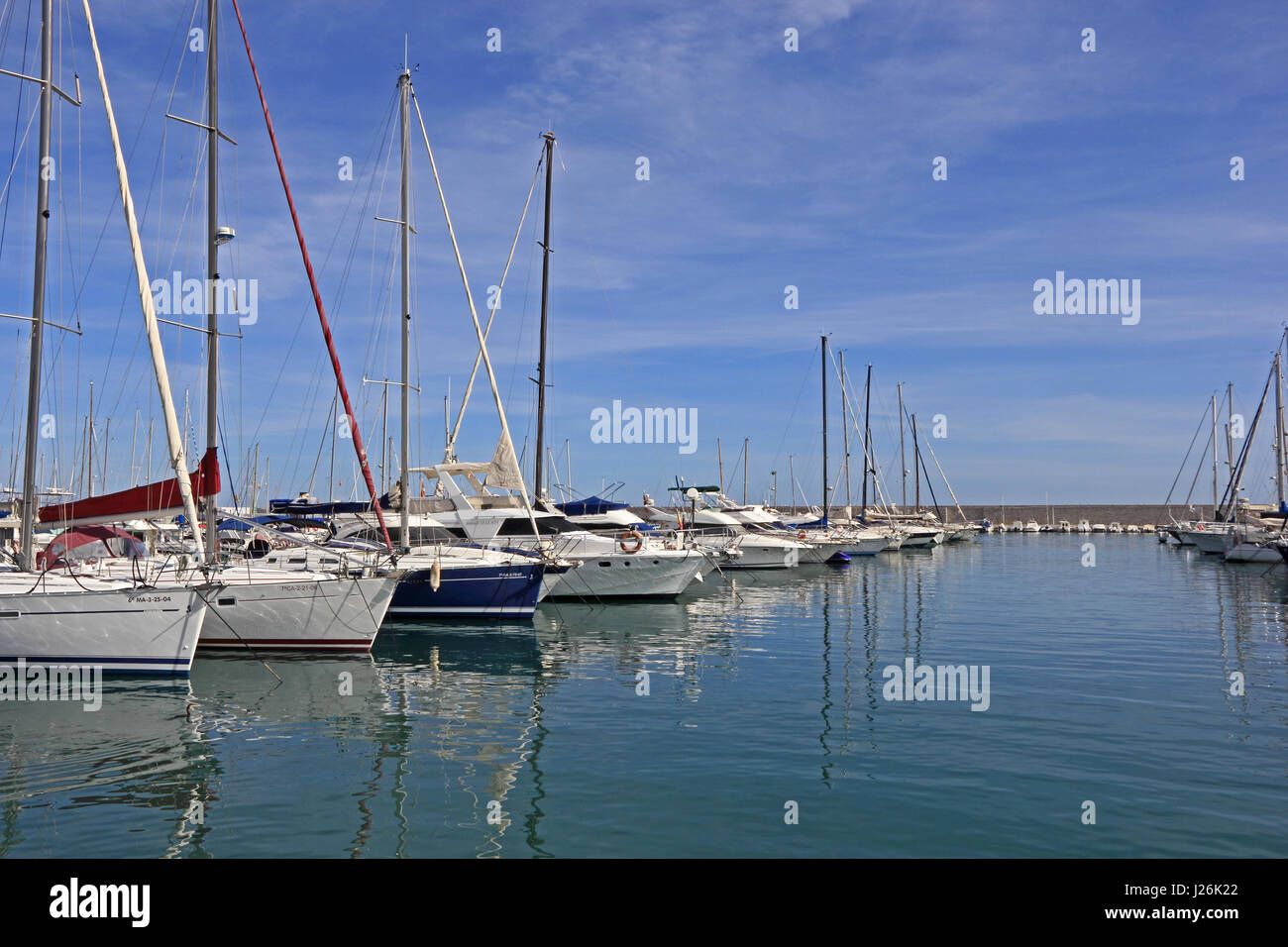 Yacht ormeggiati in porto, Fuengirola, Spagna Foto Stock