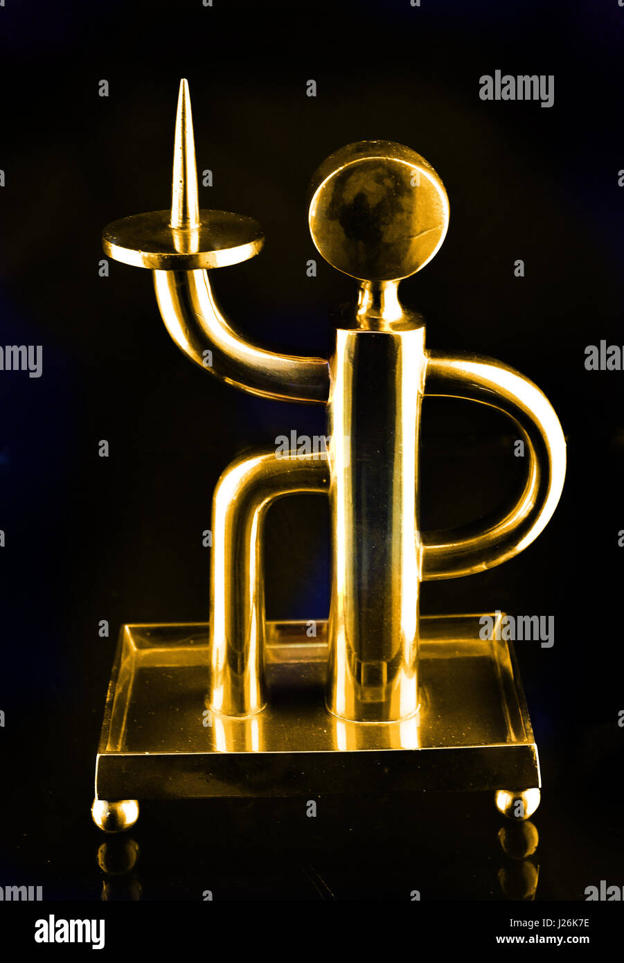 Candelabro figura design Karl Müller ottone 1930 tedesco Germania ( professor Karl Müller (1888-1972) al design e arti scuola sul Castello Giebichenstein a Halle (Saale), che è stato fortemente legata agli ideali della Deutsche Werkbund e Bauhaus. ) Foto Stock