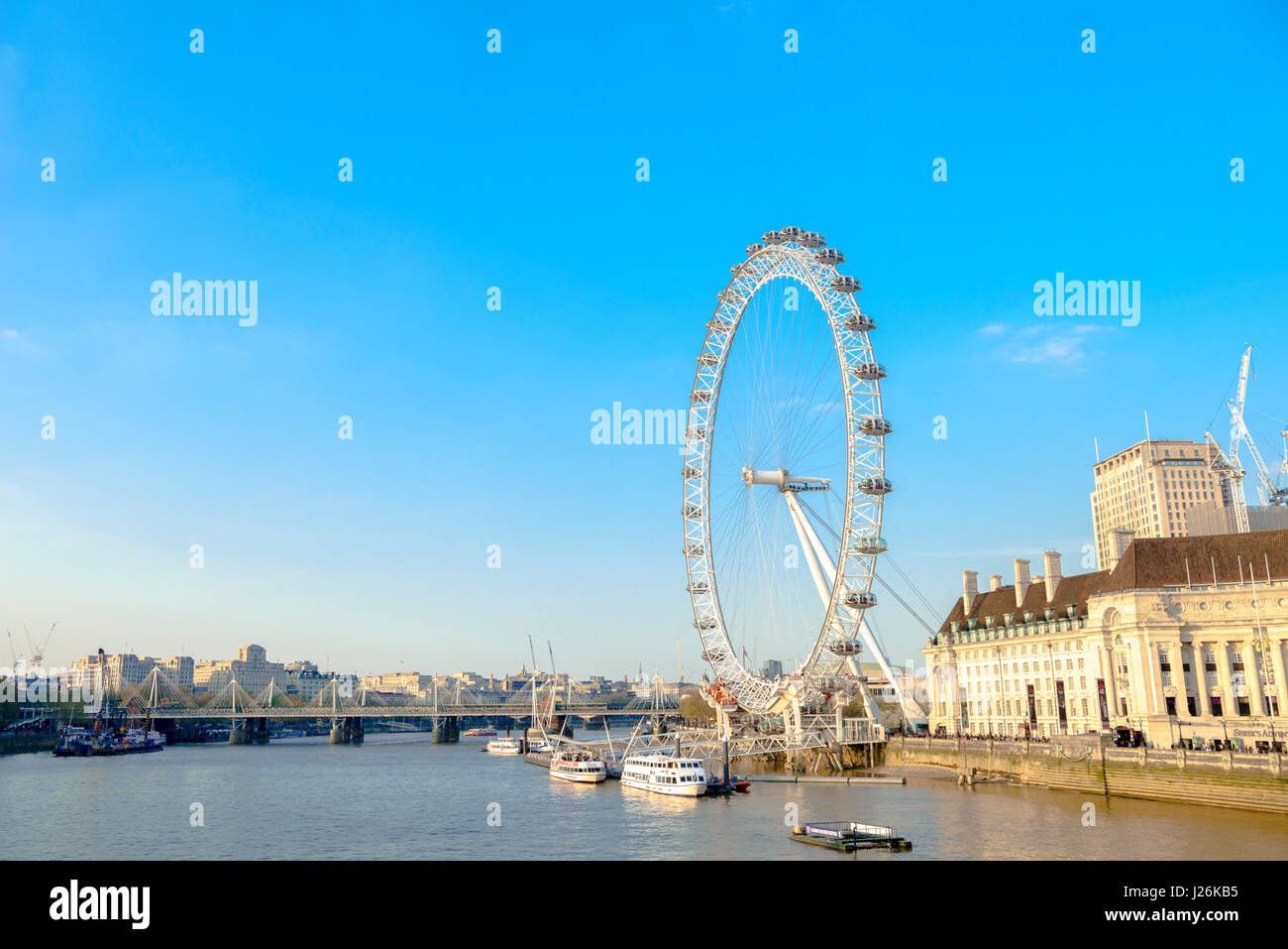 Il London Eye e Thames, London, regione di Londra, England, Regno Unito Foto Stock