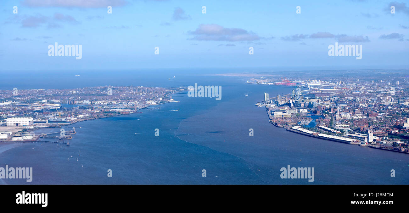Una veduta aerea della bocca del Mersey estuario, North West England, Regno Unito Foto Stock