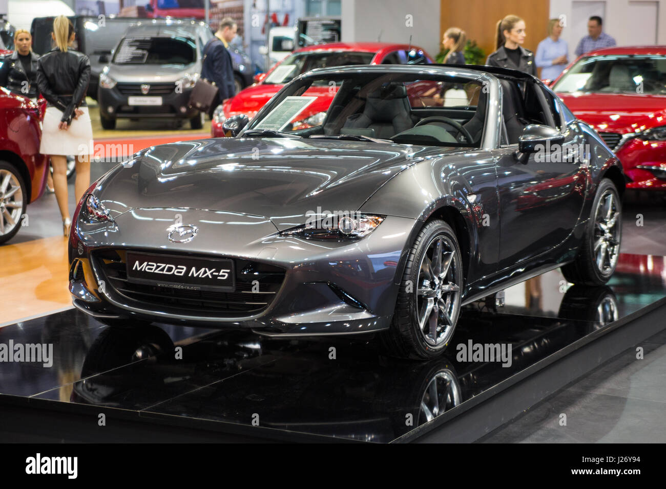 Belgrado, Serbia - Marzo 23, 2017: nuova Mazda Mx 5 presentato a Belgrado 53th International Motor Show - MSA (OICA). Foto Stock