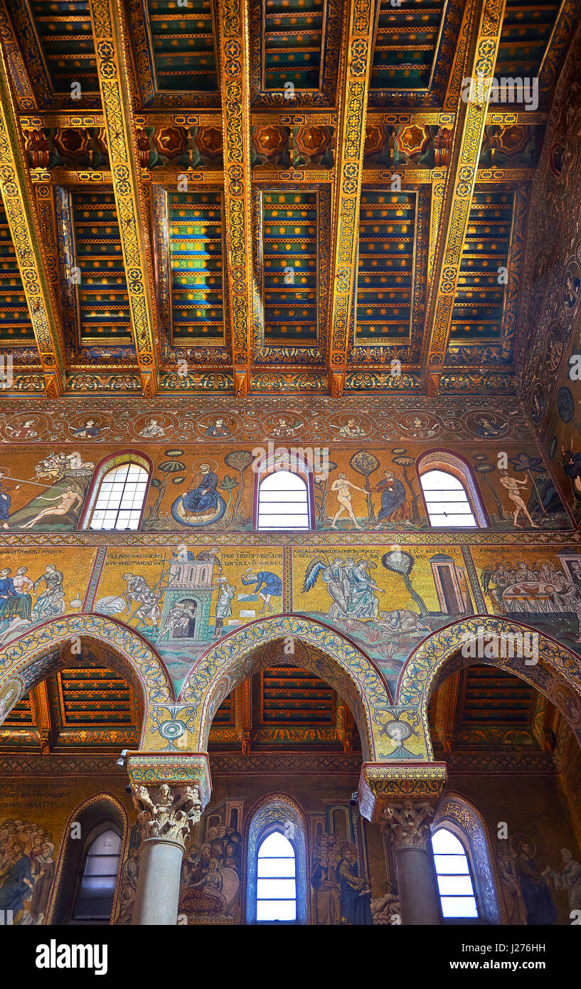 Mosaici di Norman-Byzantine cattedrale medievale di Monreale, in provincia di Palermo, Sicilia, Italia. Foto Stock