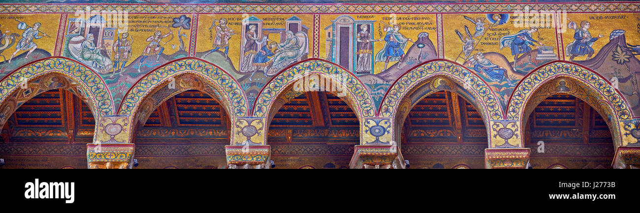 Parete Nord mosaici raffiguranti scene della Bibbia nella Norman-Byzantine cattedrale medievale di Monreale, in provincia di Palermo, Sicilia, Italia. Foto Stock