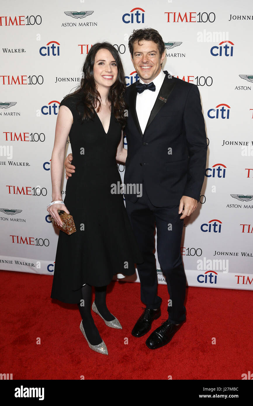 New York, Stati Uniti d'America. Xxv Aprile, 2017. Lauren Schuker (L) e Jason Blum frequentare il tempo 100 Gala a Frederick P. Rose Hall il 25 aprile 2017 a New York City. Credito: Debby Wong/Alamy Live News Foto Stock