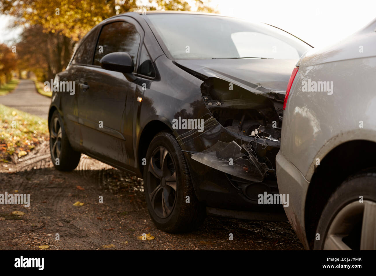 Close up di auto danneggiata dopo incidente stradale Foto Stock