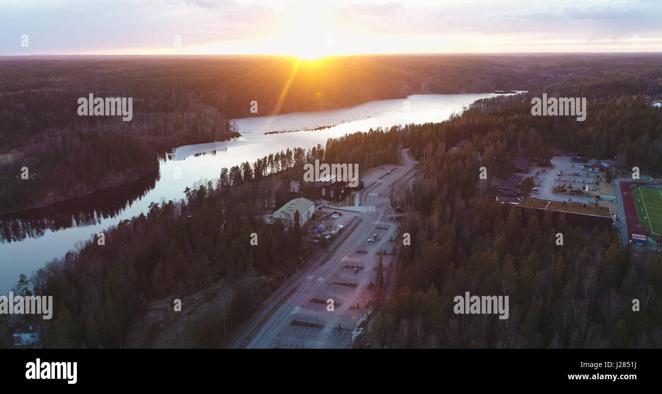 Vista aerea del Haltia centro di natura a un tramonto di sera, in Nuuksio National Park, in Espoo, Finlandia Foto Stock