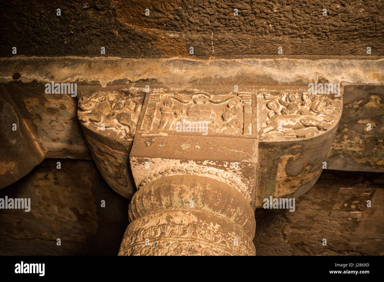 I dettagli delle colonne presso le grotte di Ajanta, Aurangabad, India. Foto Stock