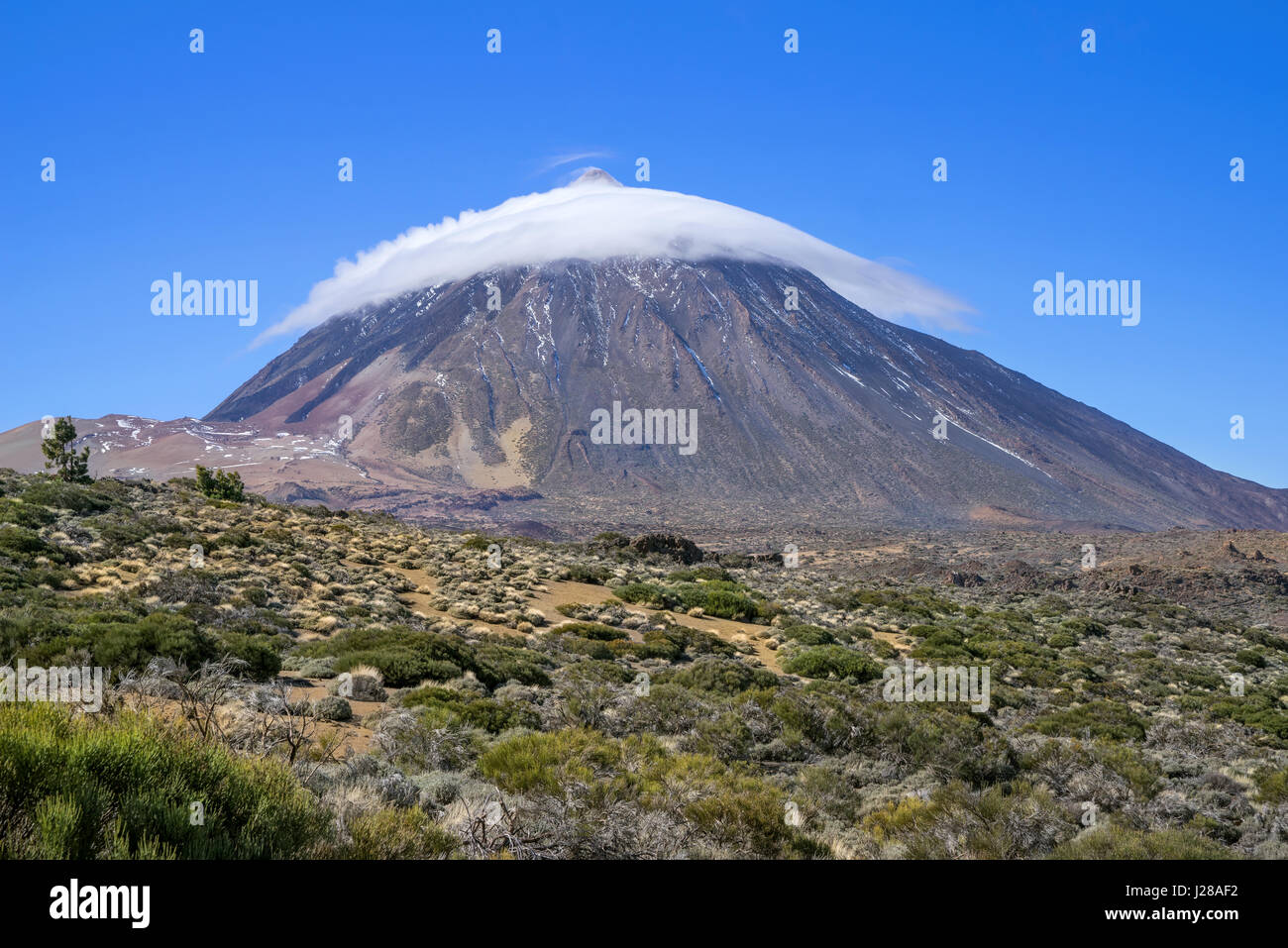 Il Teide con cappuccio di cloud Foto Stock