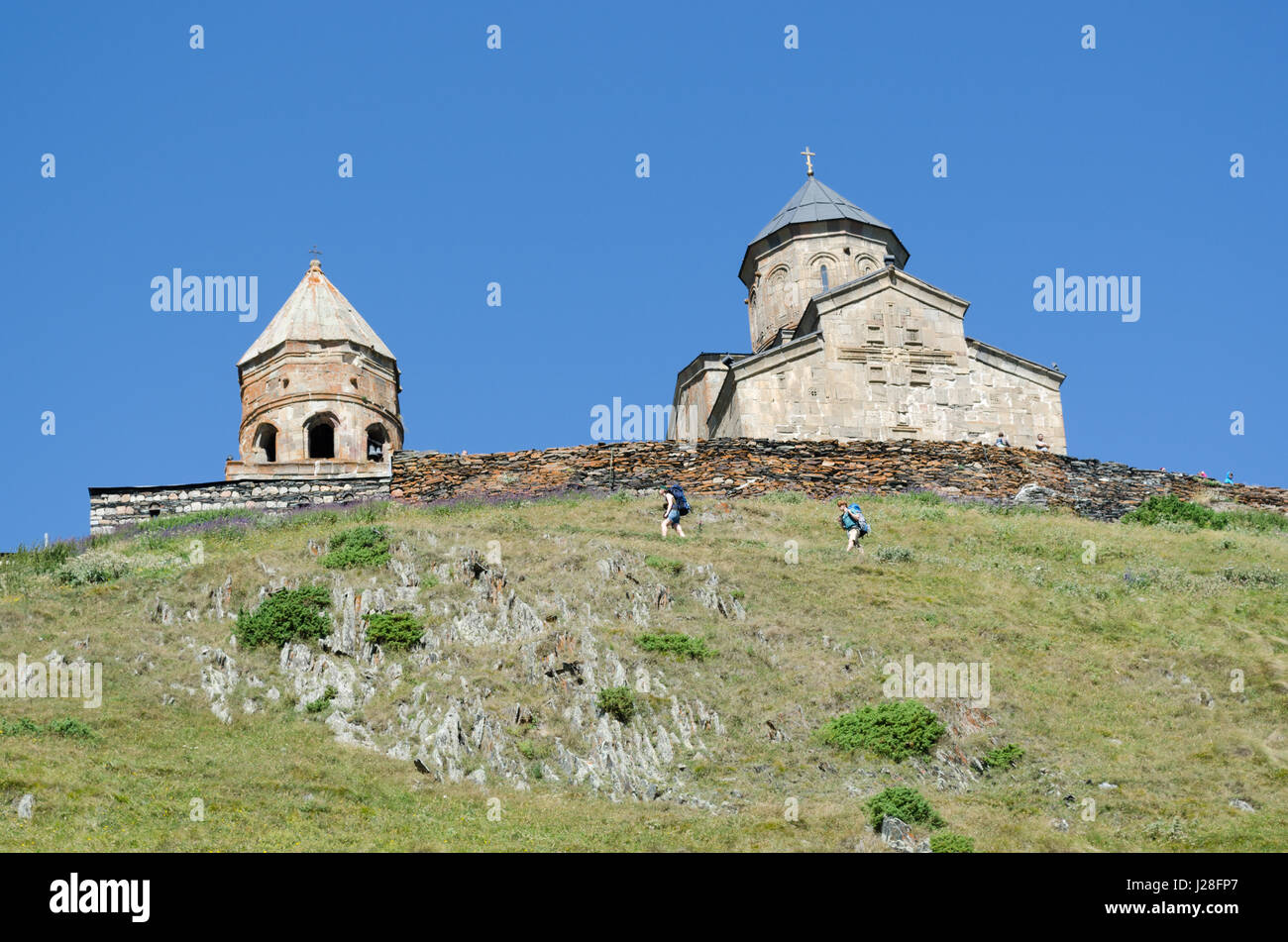 La Georgia, Mzcheta-Mtianeti, Stepanzminda, Tsminda Sameba, monastero, da est Foto Stock