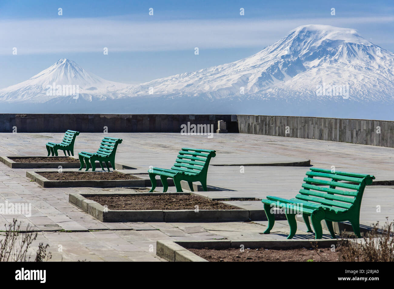 Armenia, Yerevan, Kentron, vista dalla cascata del Monte Ararat, il Museo di Arte Contemporanea nella capitale armena Yerevan Foto Stock