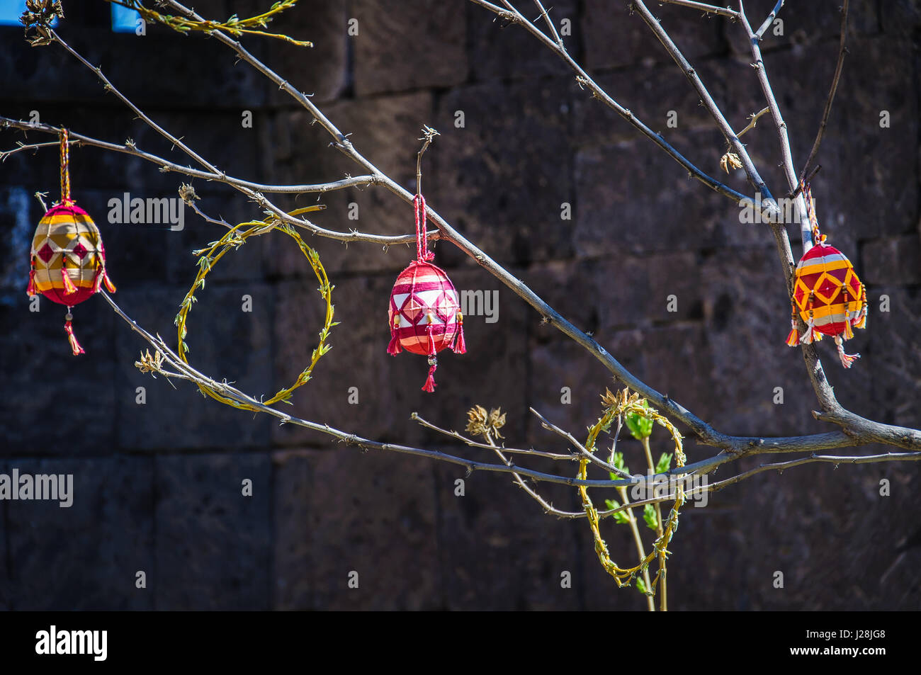 Armenia, provincia di Aragatsotn, Ohanavan, Pasqua decorazione, i preparativi per il festival di Pasqua Foto Stock