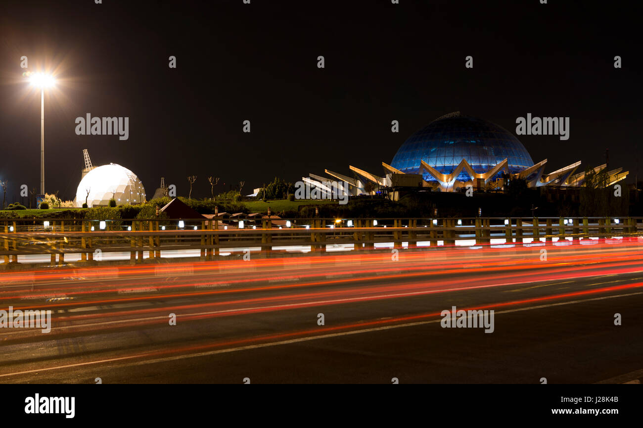 Mina cupola a Teheran per una sola notte del bellissimo edificio .Teheran,IRAN Foto Stock