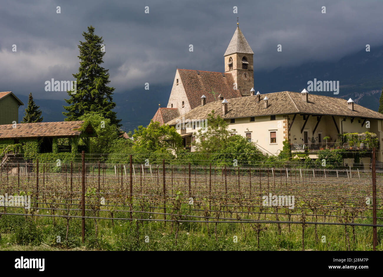 La chiesa di Nostra Signora della Villa, uno dei migliori in ritardo chiese gotiche in Tirolo. Ena, Bolzano, Alto Adige Foto Stock