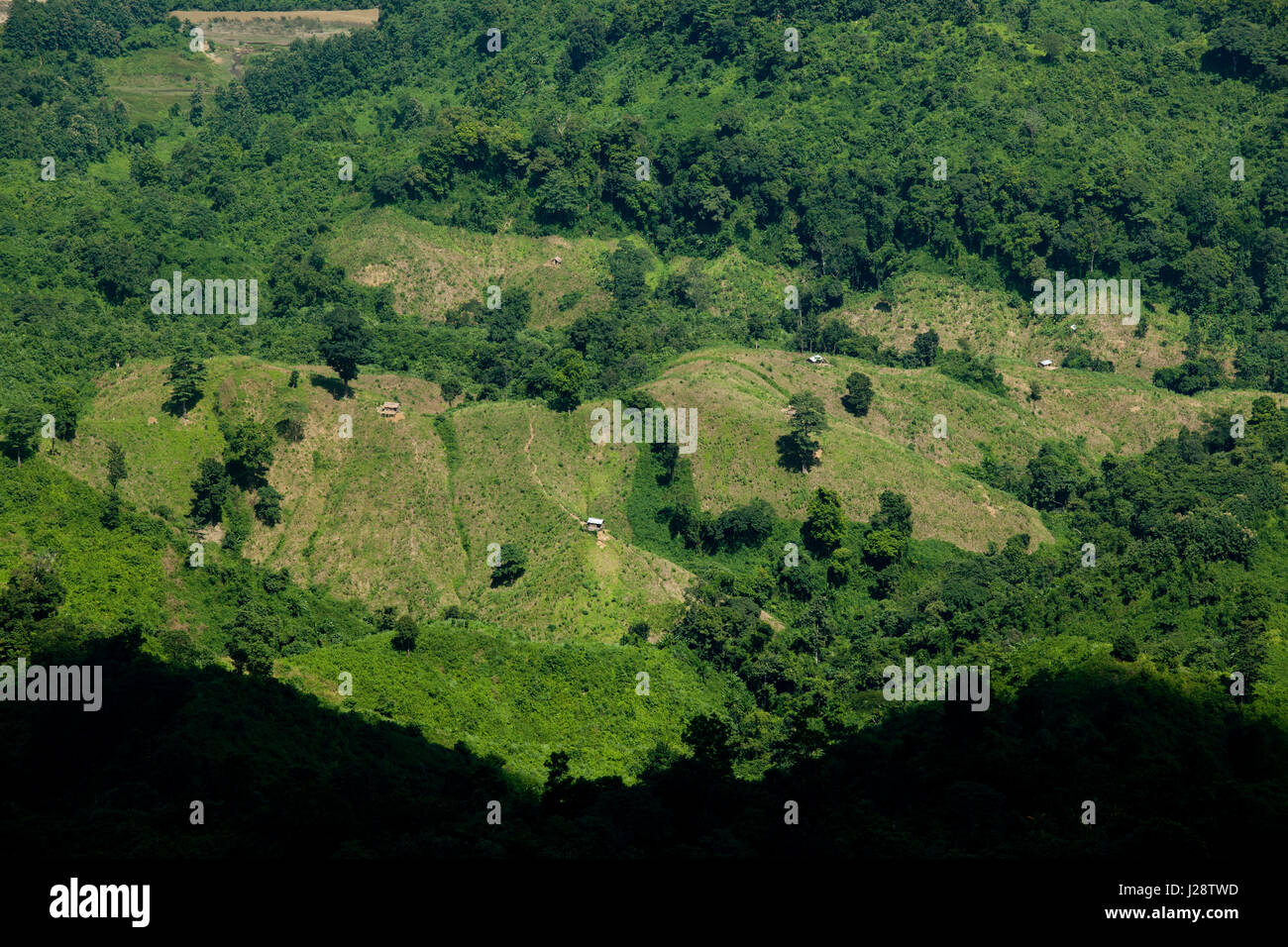 Vista del paesaggio del Nilgiri. È una delle più alte cime e bellissimo luogo turistico. Bandarban, Bangladesh. Foto Stock