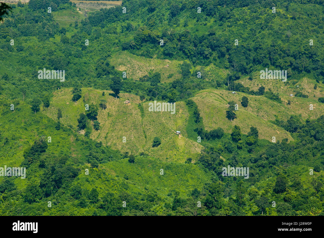 Vista del paesaggio del Nilgiri. È una delle più alte cime e bellissimo luogo turistico. Bandarban, Bangladesh. Foto Stock