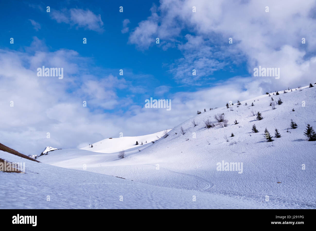 Snowy a piedi vicino a Le Grand Bornand Foto Stock
