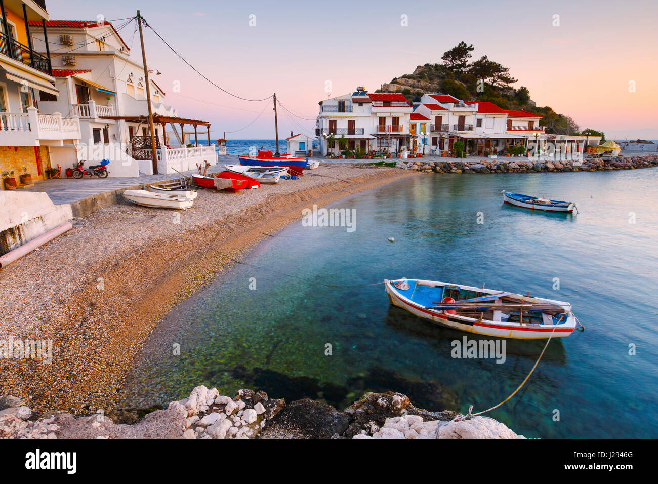 Il pittoresco villaggio di Kokkari sull isola di Samos, Grecia. Foto Stock