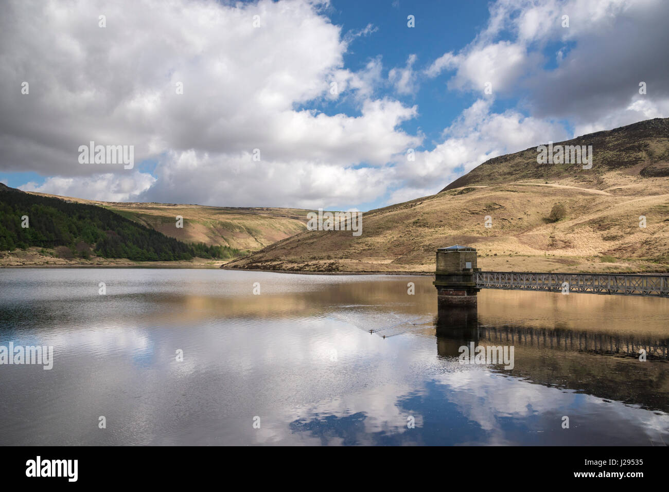Yemoan Hey serbatoio vicino Greenfield, Greater Manchester, Inghilterra. Foto Stock