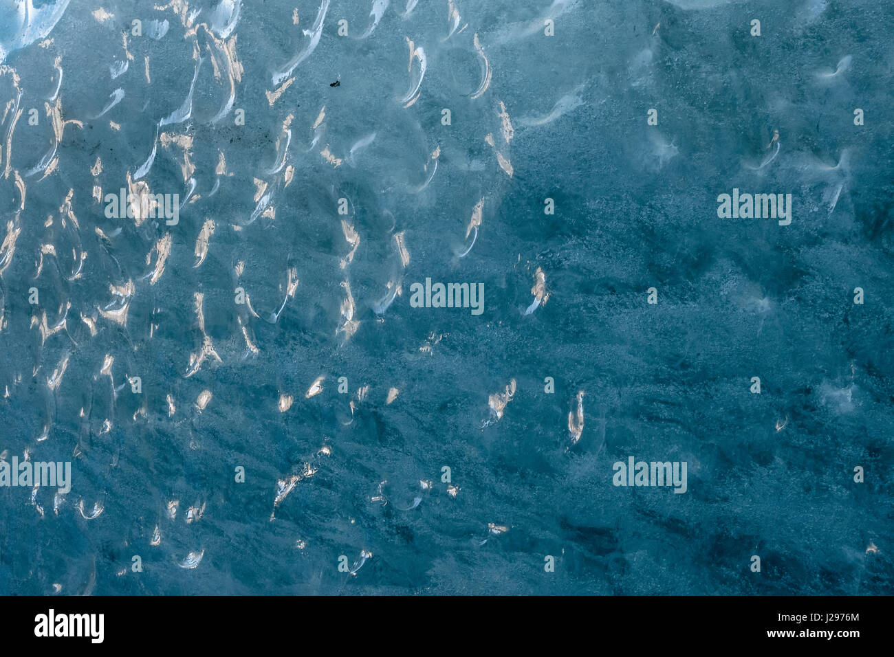 Dettaglio del ghiaccio congelato parete nel tunnel del ghiacciaio in Grotte de Glace nel Mer de Glace ghiacciaio in Chamonix Foto Stock