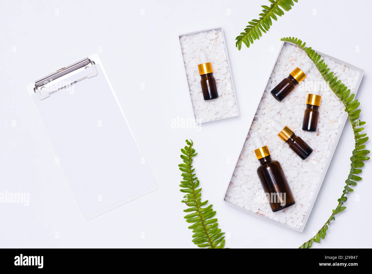 Il Branding mock-up. Olio essenziale naturale. Bellezza naturale concezione del prodotto. Foto Stock