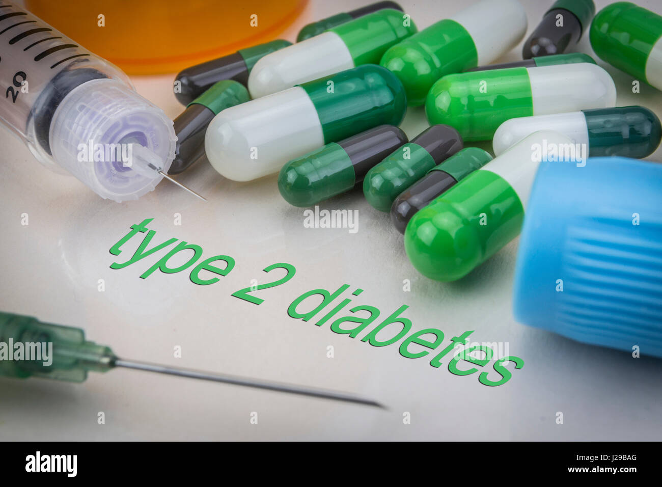 Il diabete di tipo 2, medicinali e siringhe come concetto di trattamento ordinario la salute Foto Stock