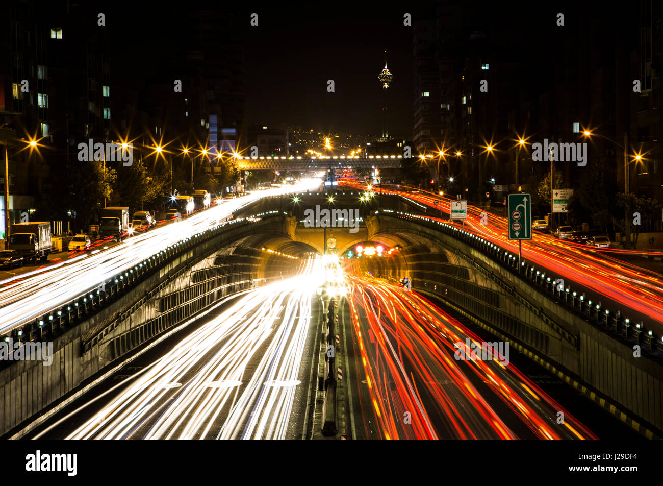 Tohid tunnel in Tehran vista notturna. Foto Stock