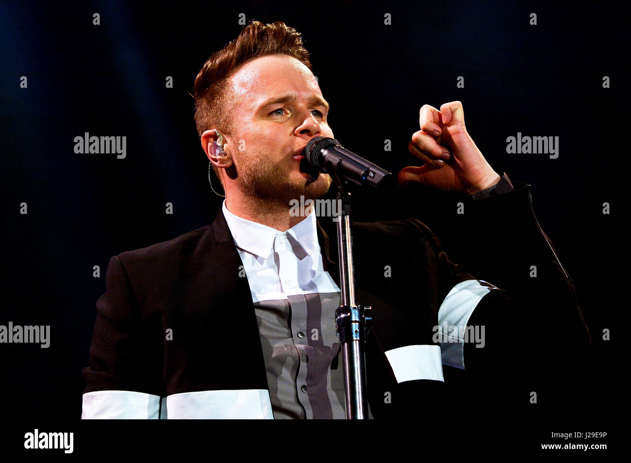 Newcastle, Inghilterra, Regno Unito. Venerdì 6 maggio 2016 Olly Murs effettuando al Metro Radio Arena, Credito: Rob Camere Foto Stock