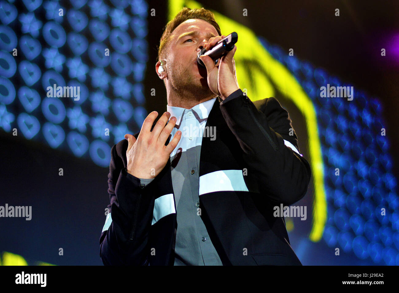 Newcastle, Inghilterra, Regno Unito. Venerdì 6 maggio 2016 Olly Murs effettuando al Metro Radio Arena, Credito: Rob Camere Foto Stock