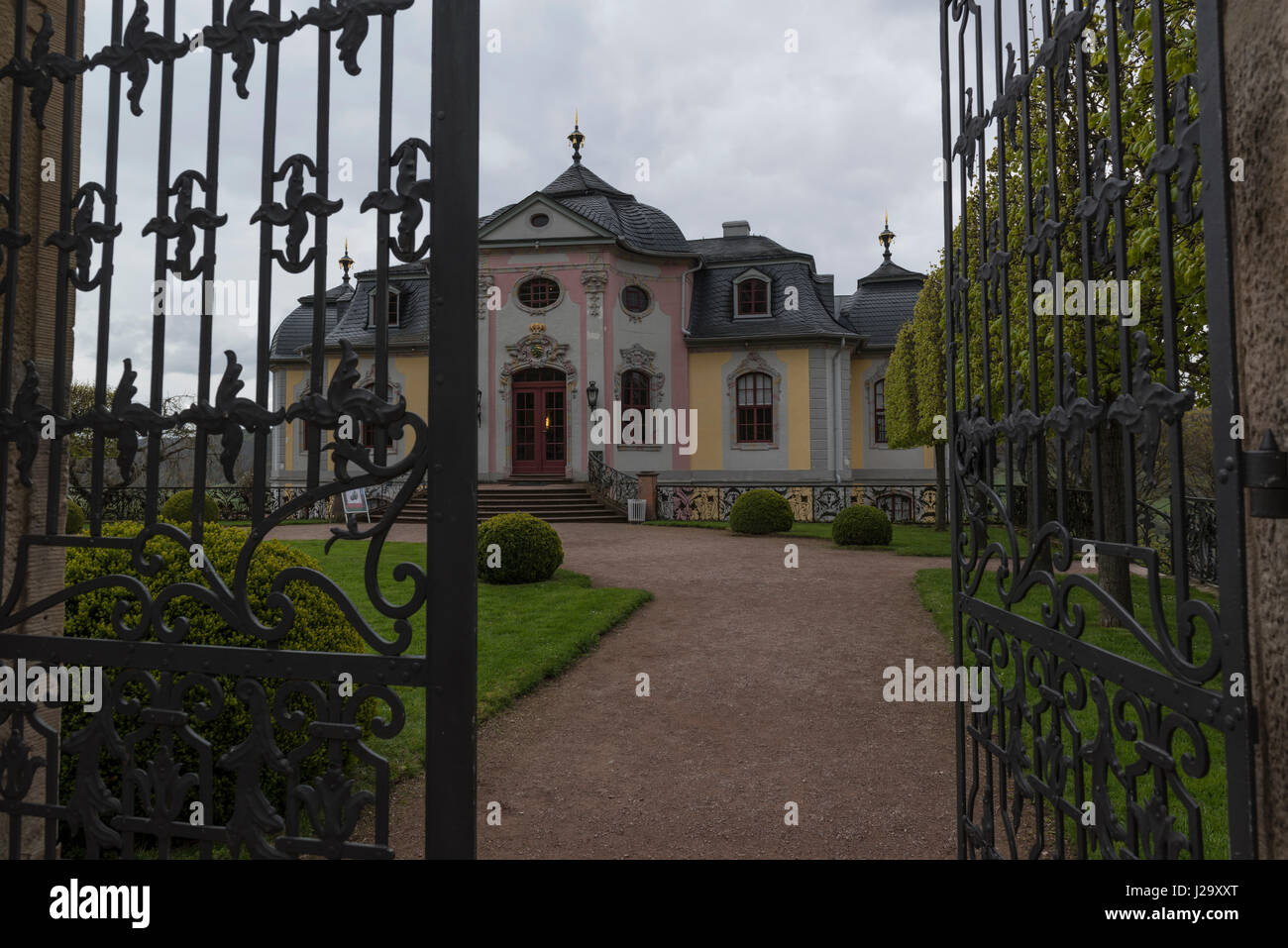 Uno dei 3 Dornburger Schlosser è il Rokoko Schloss. Dornburg-Camburg, Germania Foto Stock