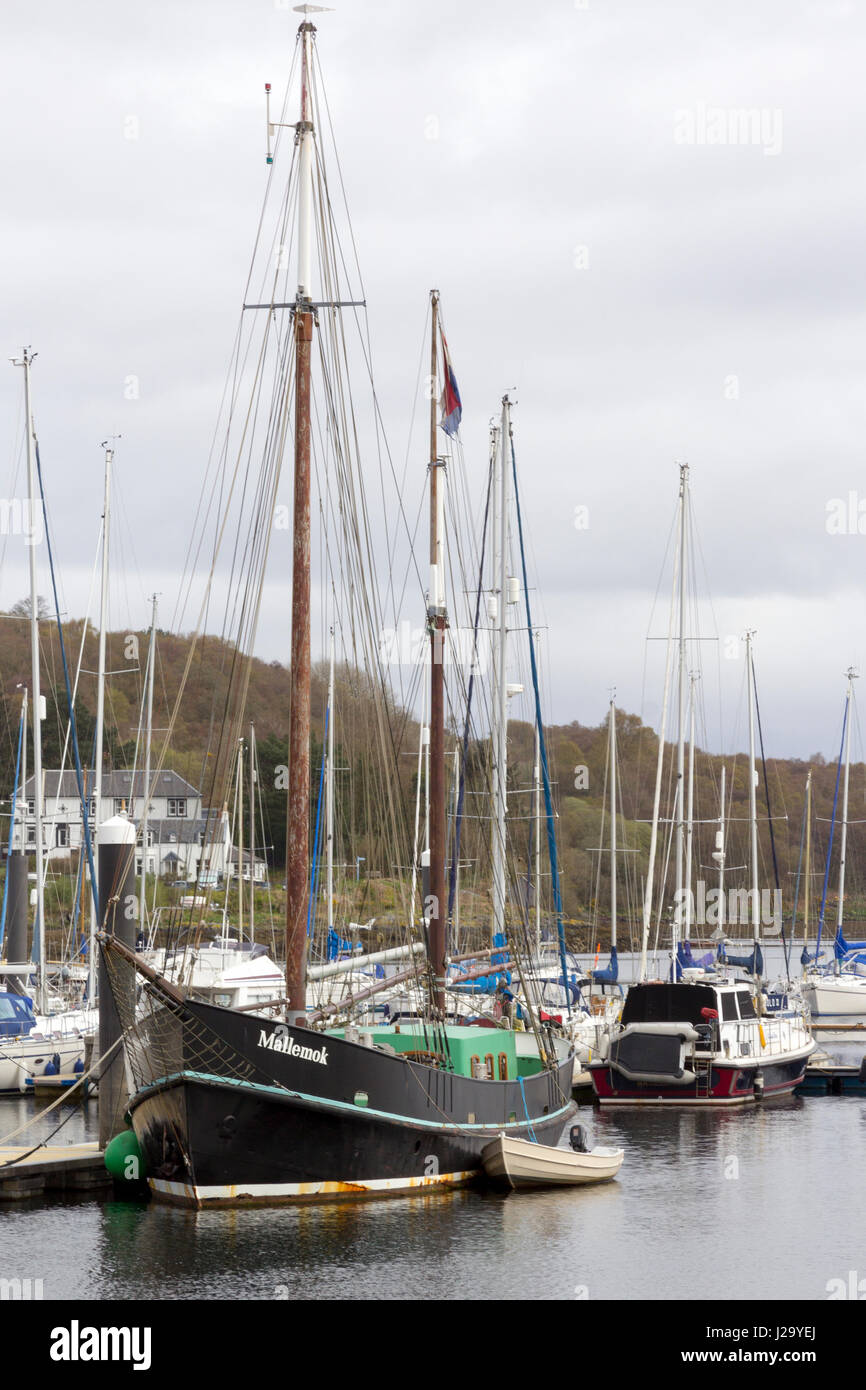 Tarbert Villaggio di Pescatori, Loch Fyne, Scotland, Regno Unito Foto Stock