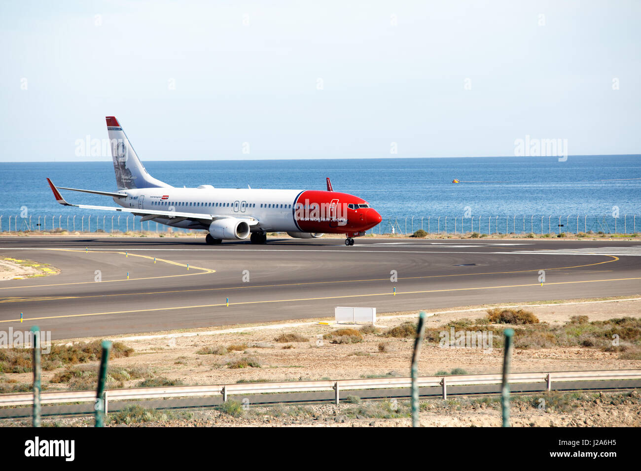 ARECIFE, Spagna - DESEMBER, 2 2016: un Boeing 737-800 della Norwegian Air Shuttle a Lanzarote Airport Foto Stock
