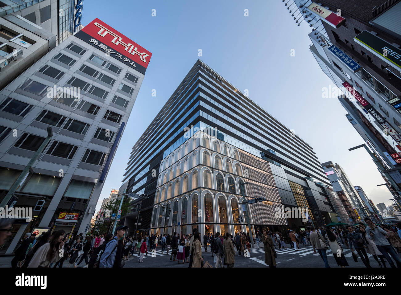 Esterno di Ginza sei edificio, Chuo-Ku, Tokyo, Giappone Foto Stock